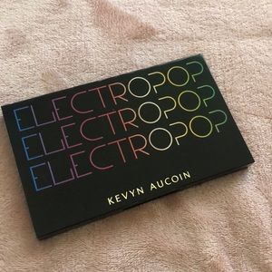 Kevyn aucoin electropop palette